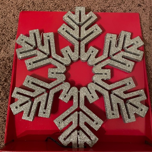 NWT Lighted Silver Snowflake Christmas Tree Topper decor silver plug in - Picture 3 of 4